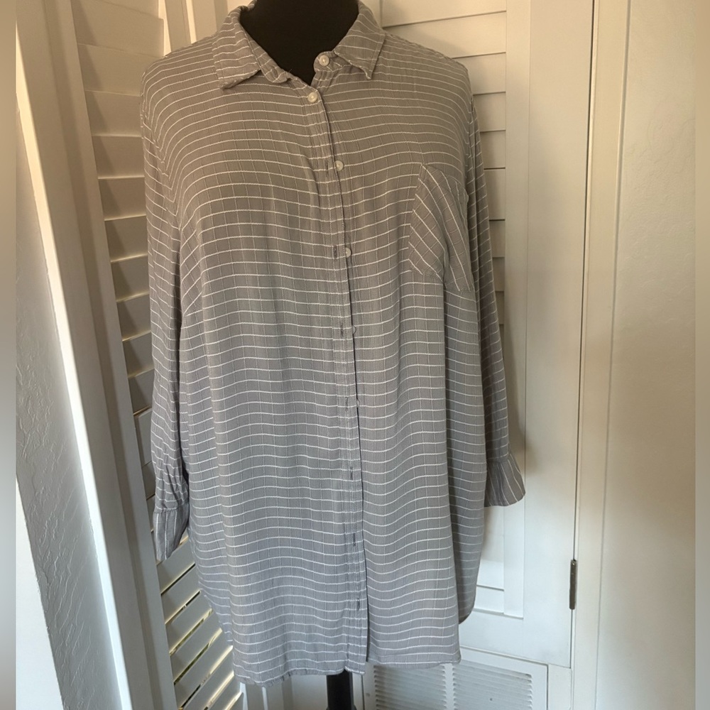 Ava & Viv Gray Striped Casual Button Down Shirt